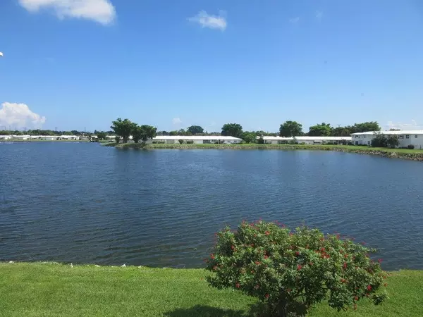 Boynton Beach, FL 33426,1118 Lake TER 110