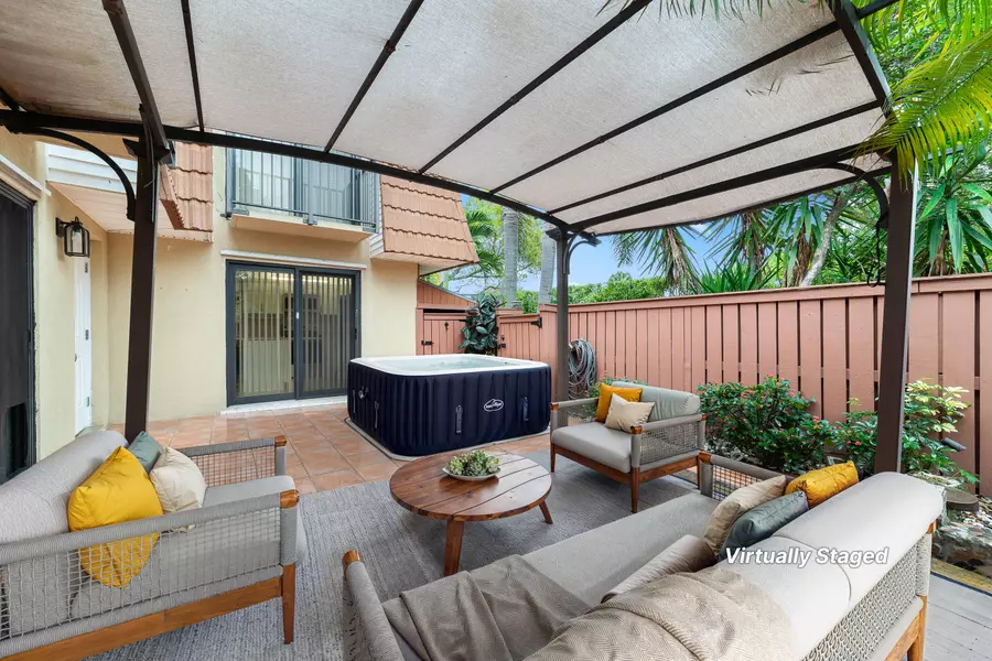 2971 N Waterford DR, Deerfield Beach, FL 33442