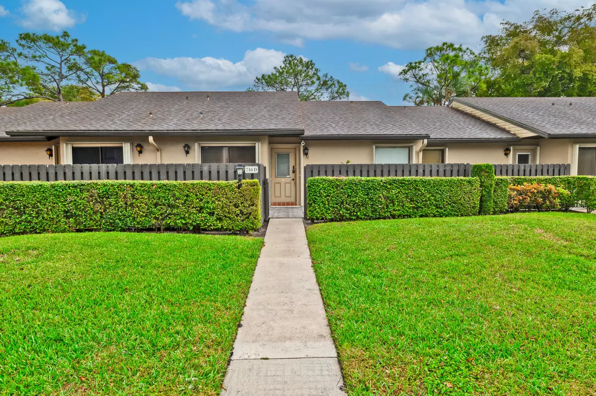 Greenacres, FL 33415,716 Sunny Pine WAY D