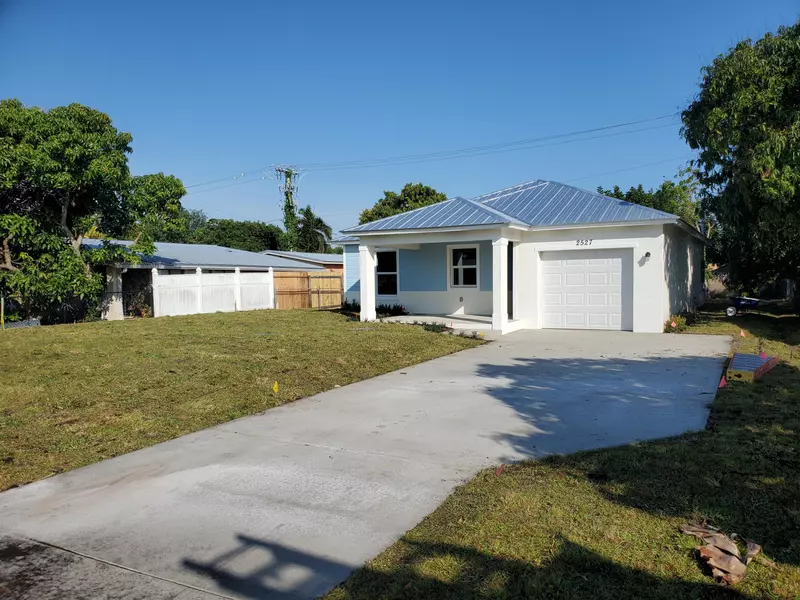 2527 SE Monroe ST, Stuart, FL 34997