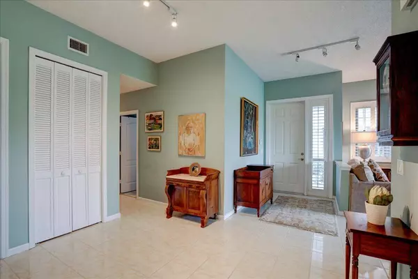 Lake Worth, FL 33449,10291 N Andover Coach LN A1