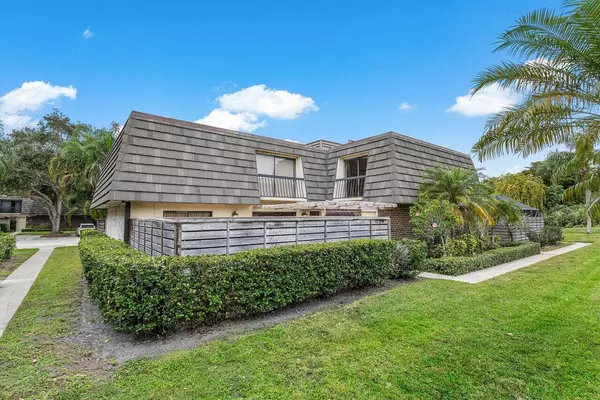 1303 13th TER, Palm Beach Gardens, FL 33418
