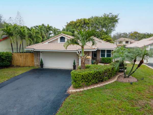 4135 NW 1st CT, Delray Beach, FL 33445