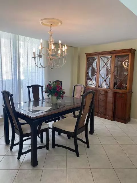 Singer Island, FL 33404,5400 N Ocean DR 2b