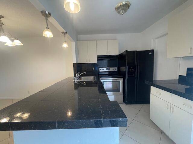 Deerfield Beach, FL 33441,560 SE 2nd AVE H6