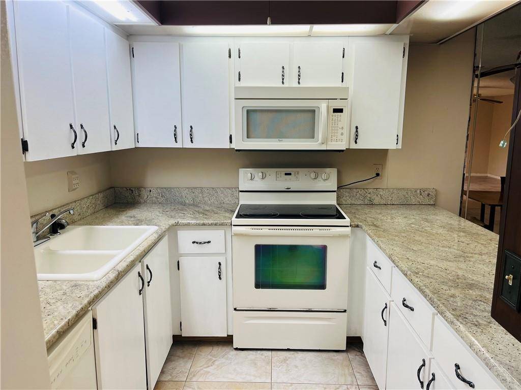 Vero Beach, FL 32960,1170 6th AVE 8c