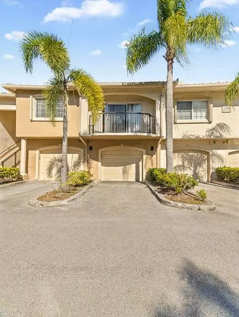 Royal Palm Beach, FL 33411,700 S Crestwood CT 703