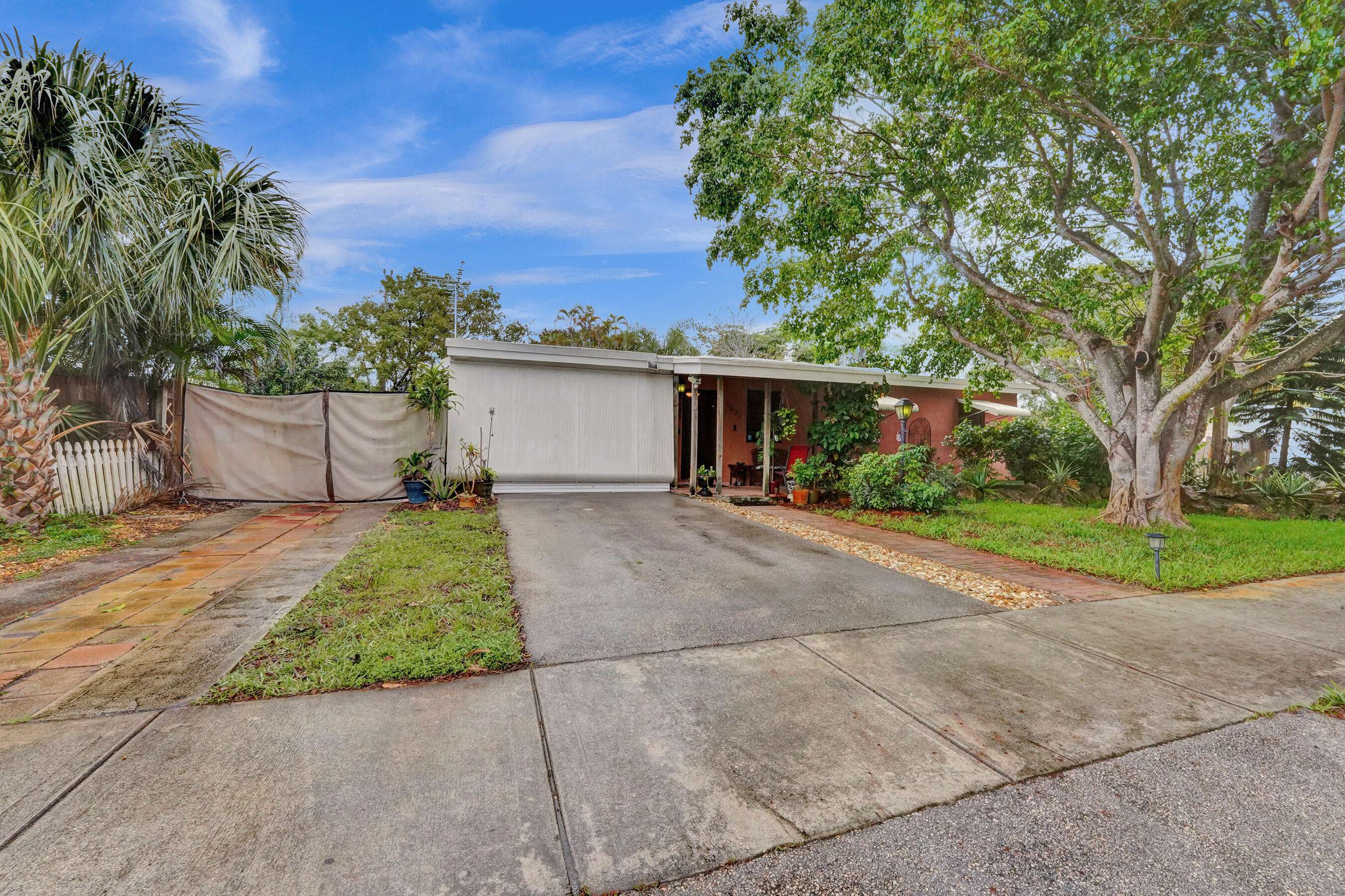 Pompano Beach, FL 33064,1621 NE 47th CT