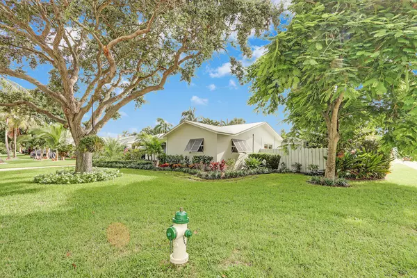 Tequesta, FL 33469,350 Venus AVE