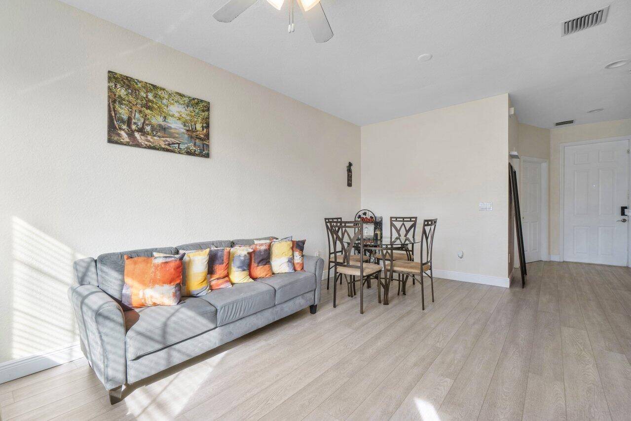 Riviera Beach, FL 33404,2007 Nassau DR