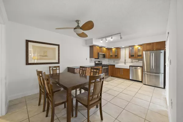 Palm Beach Gardens, FL 33410,220 2nd CT