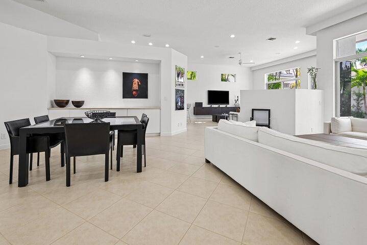 Boca Raton, FL 33496,6235 NW 42nd WAY