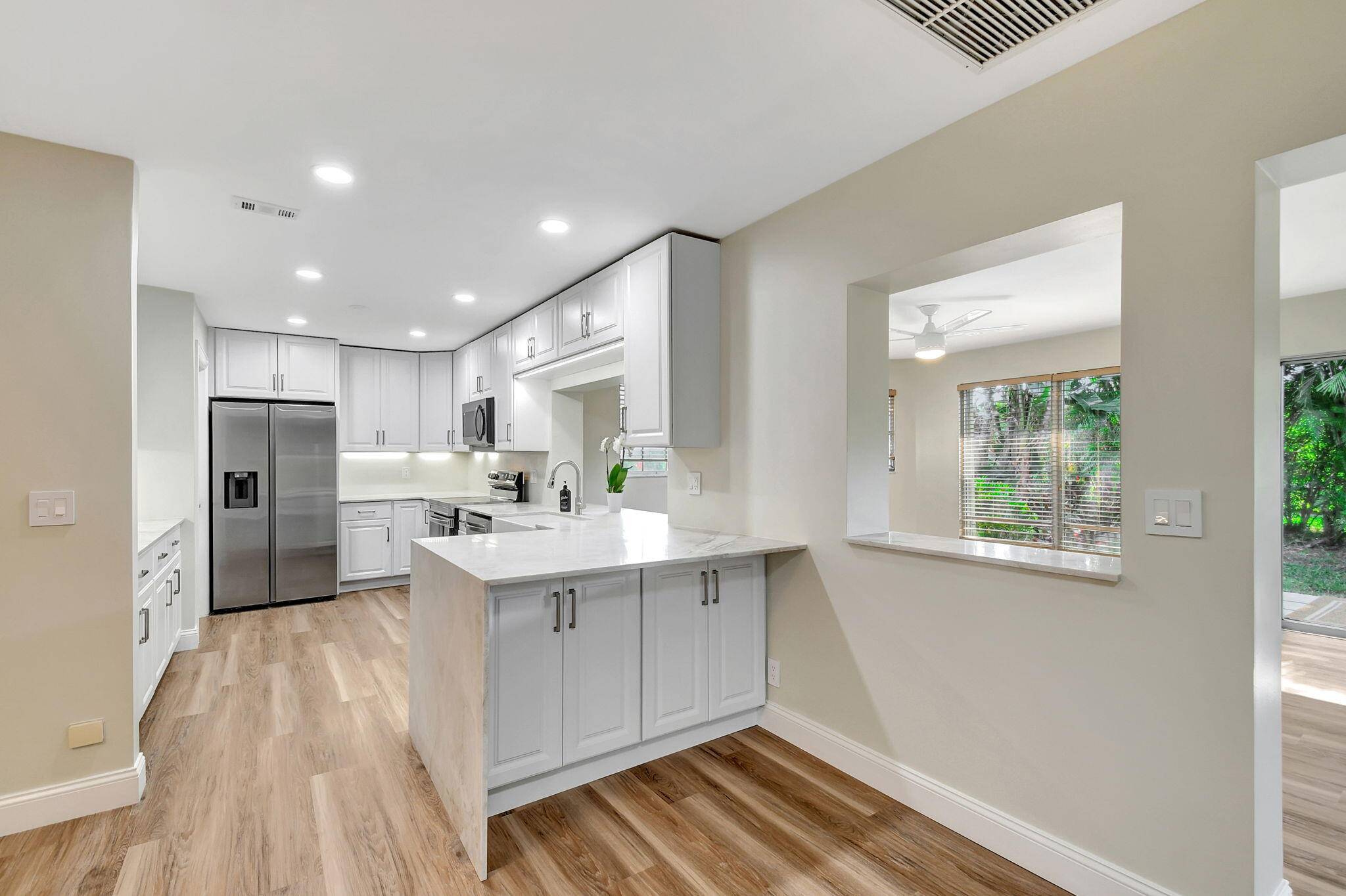 538 Forestview DR, Atlantis, FL 33462