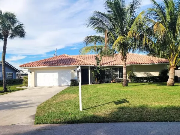 1927 Sharon ST, Boca Raton, FL 33486