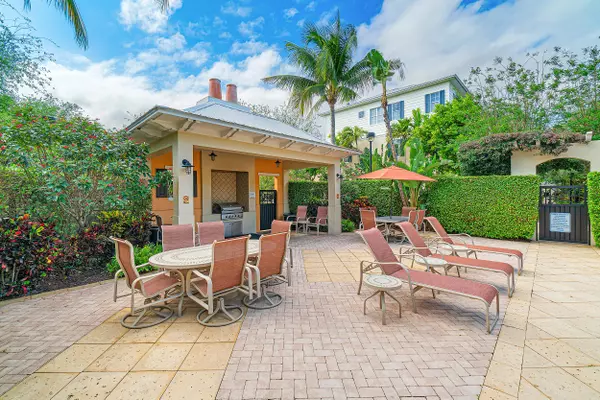 Delray Beach, FL 33483,332 W Mallory CIR