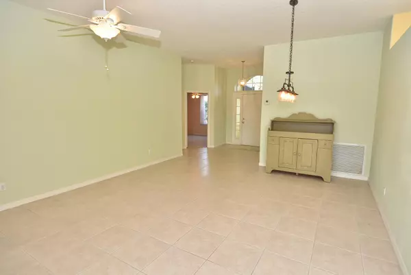 Port Saint Lucie, FL 34953,528 SW Cyrilla TRL