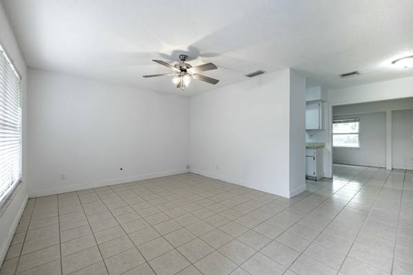 Port Saint Lucie, FL 34983,1148 SE Puritan LN