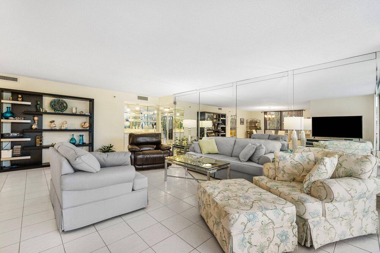 Boca Raton, FL 33434,20110 Boca West DR 231
