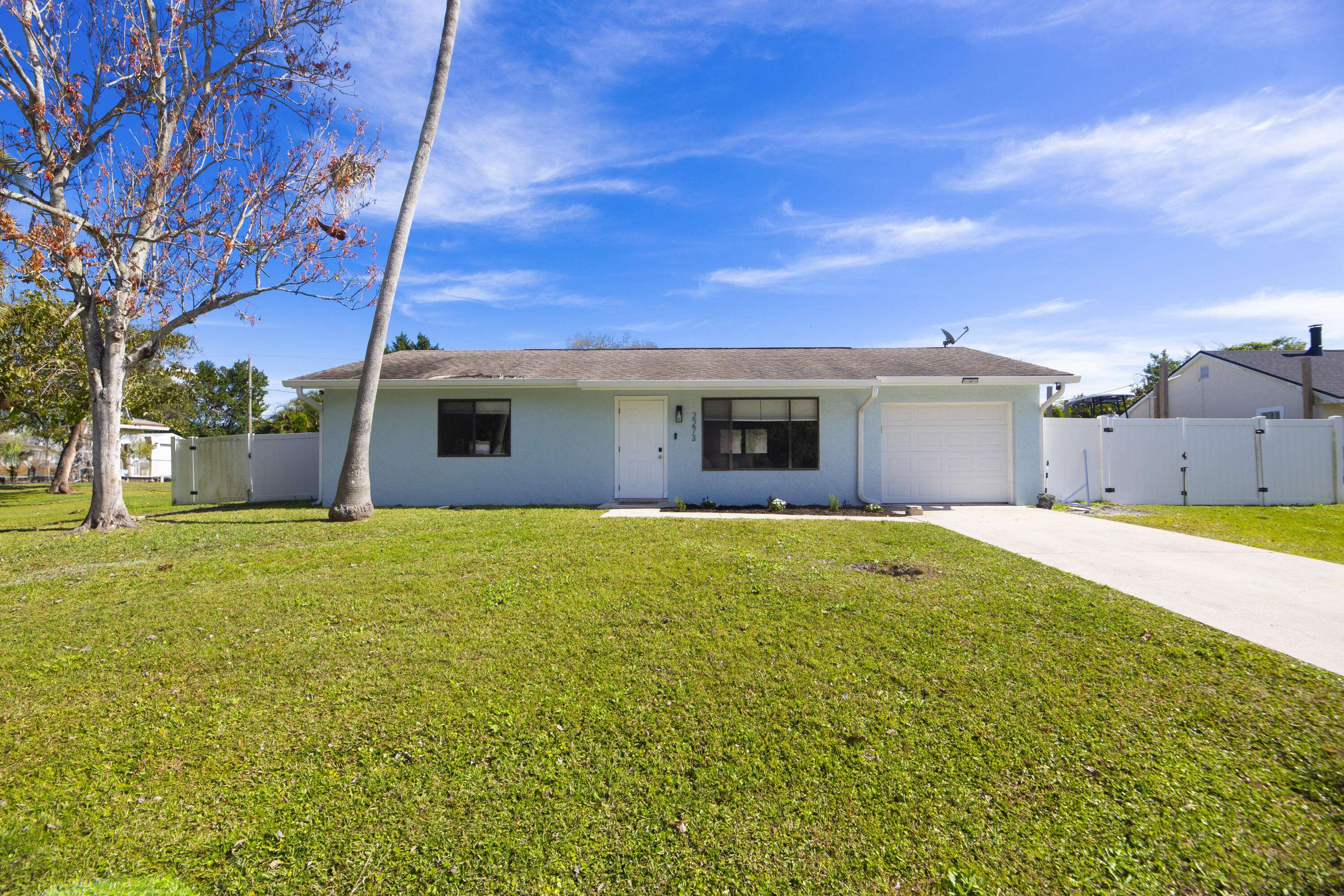2273 SE Pear LN, Port Saint Lucie, FL 34952
