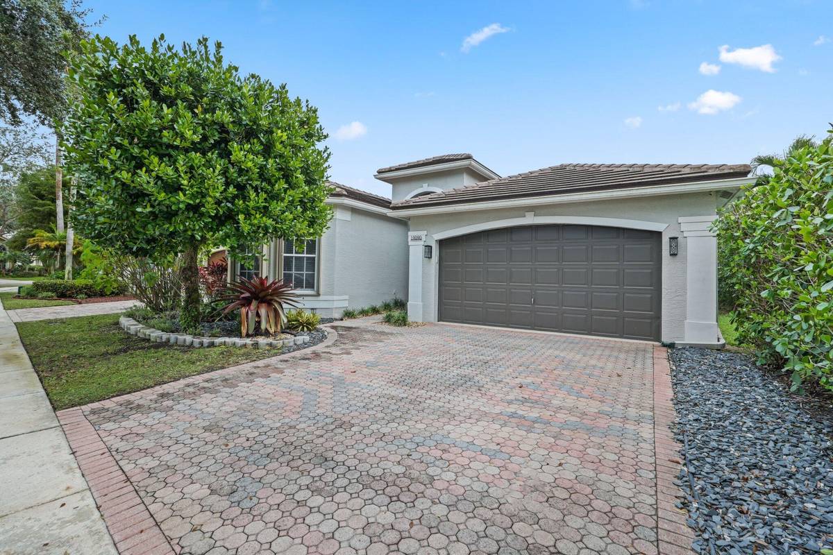 Boca Raton, FL 33498,19090 Skyridge CIR