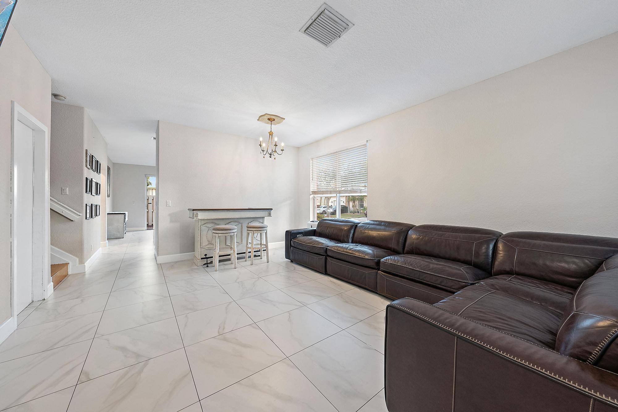 West Palm Beach, FL 33409,4284 Lake Lucerne CIR
