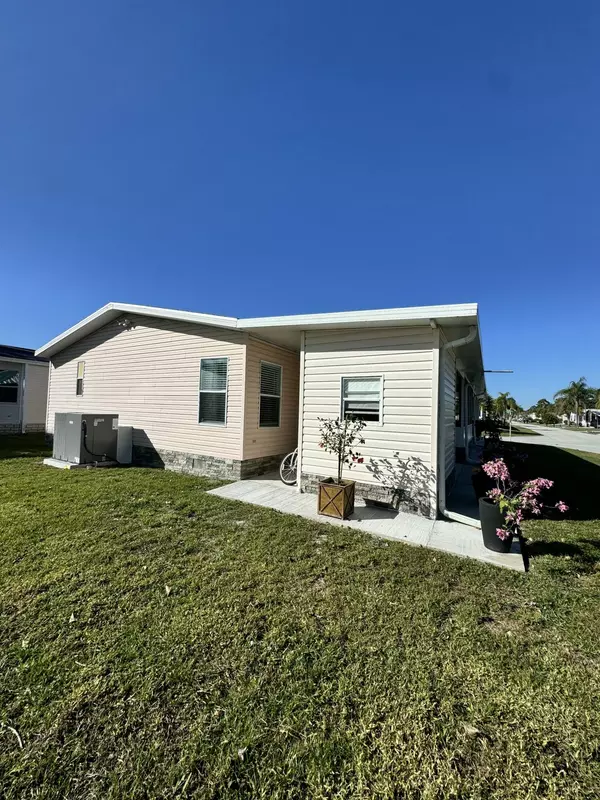 Fort Pierce, FL 34951,6800 Tucan ST