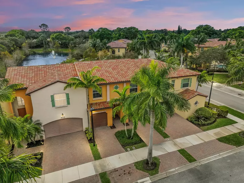 4576 Mediterranean CT, Palm Beach Gardens, FL 33418