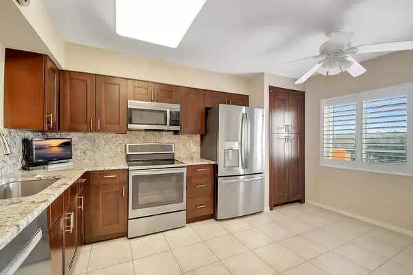 Boynton Beach, FL 33437,12560 Majesty CIR 401