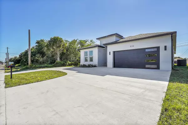 Port Saint Lucie, FL 34953,838 SW Becker RD