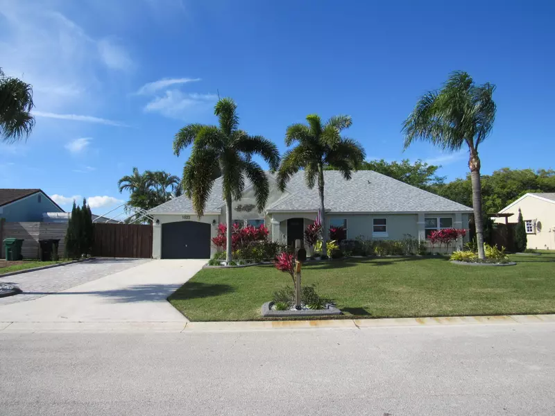 1522 SE Arenson LN, Port Saint Lucie, FL 34952