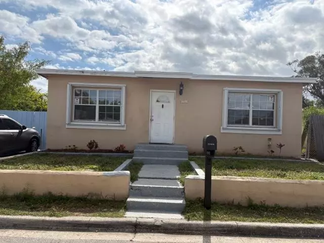 Riviera Beach, FL 33404,1075 W 30th ST