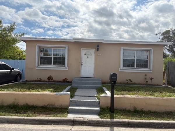 1075 W 30th ST, Riviera Beach, FL 33404