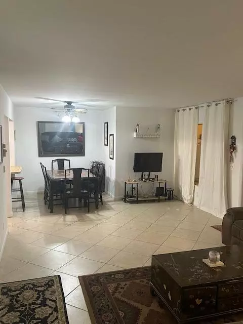 Greenacres, FL 33463,3531 Pine Needle DR C-1