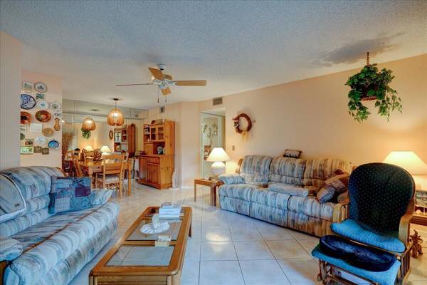 Delray Beach, FL 33446,13811 Oneida DR G1