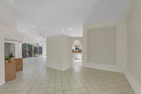 Boynton Beach, FL 33437,7375 Sterling Falls LN