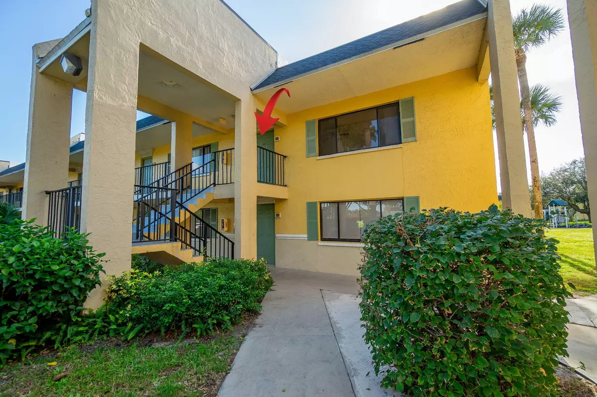 Boynton Beach, FL 33436,720 Meadows CIR 720