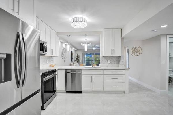 Delray Beach, FL 33446,7185 Huntington LN 304