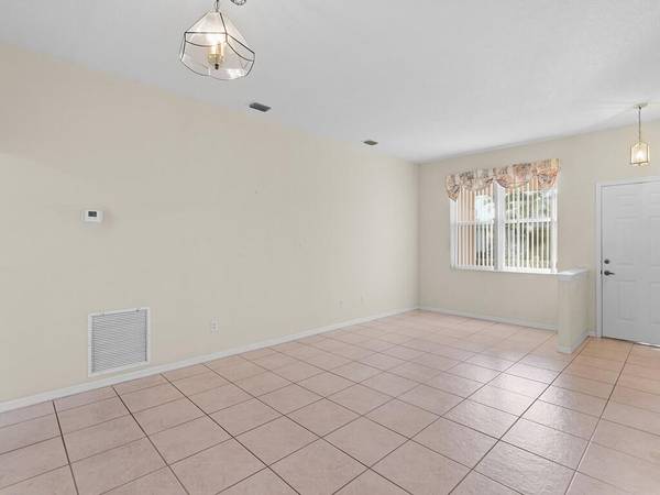 Port Saint Lucie, FL 34986,529 NW Portofino LN