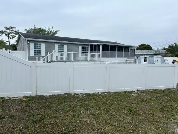 Stuart, FL 34994,1580 NE Seneca AVE