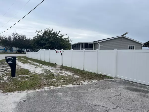 Stuart, FL 34994,1580 NE Seneca AVE