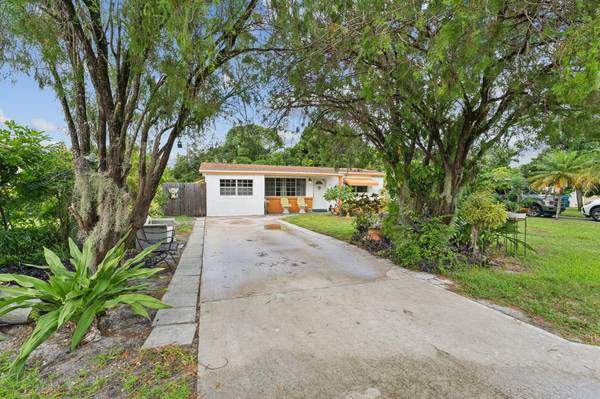 615 W Perry ST, Lantana, FL 33462