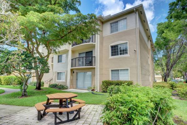 Royal Palm Beach, FL 33411,300 N Crestwood CT 304