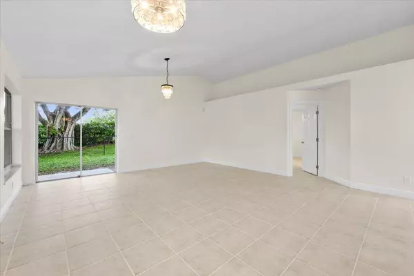 Davie, FL 33328,9161 N Lake Park CIR