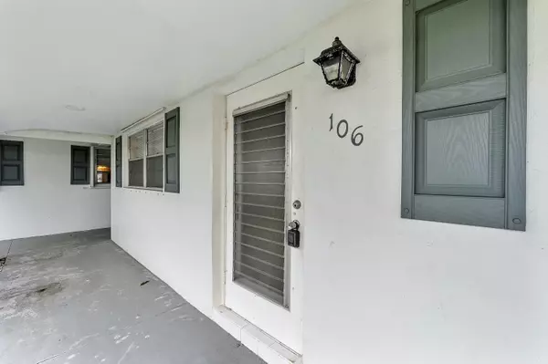 201 Leisure Lake CIR 106, Boynton Beach, FL 33426