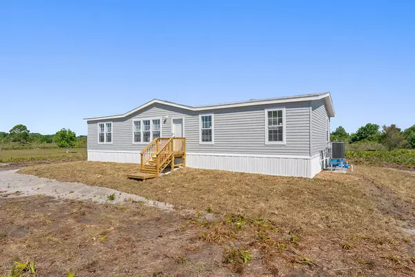 Okeechobee, FL 34972,18987 NW 268th ST