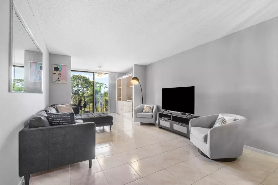 7145 Huntington LN 303, Delray Beach, FL 33446