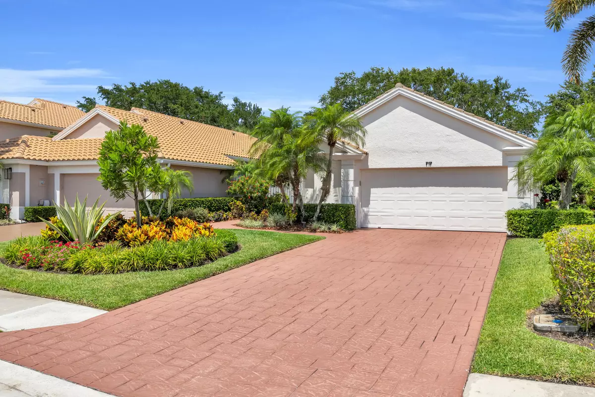 Palm Beach Gardens, FL 33418,717 Pinehurst WAY