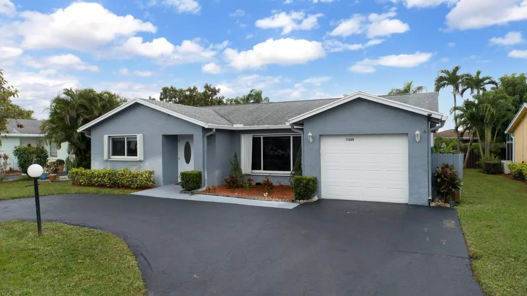 7355 Pine Forest CIR, Lake Worth, FL 33467