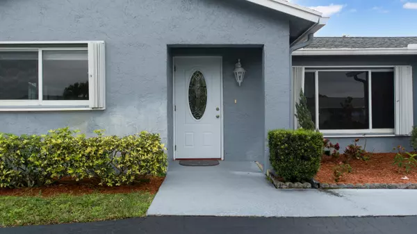 Lake Worth, FL 33467,7355 Pine Forest CIR