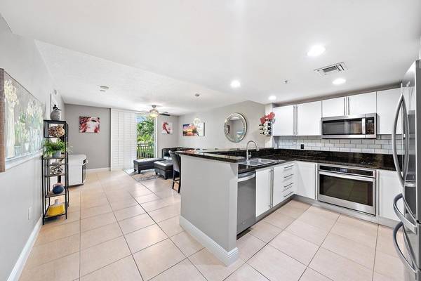 610 Clematis ST 321, West Palm Beach, FL 33401